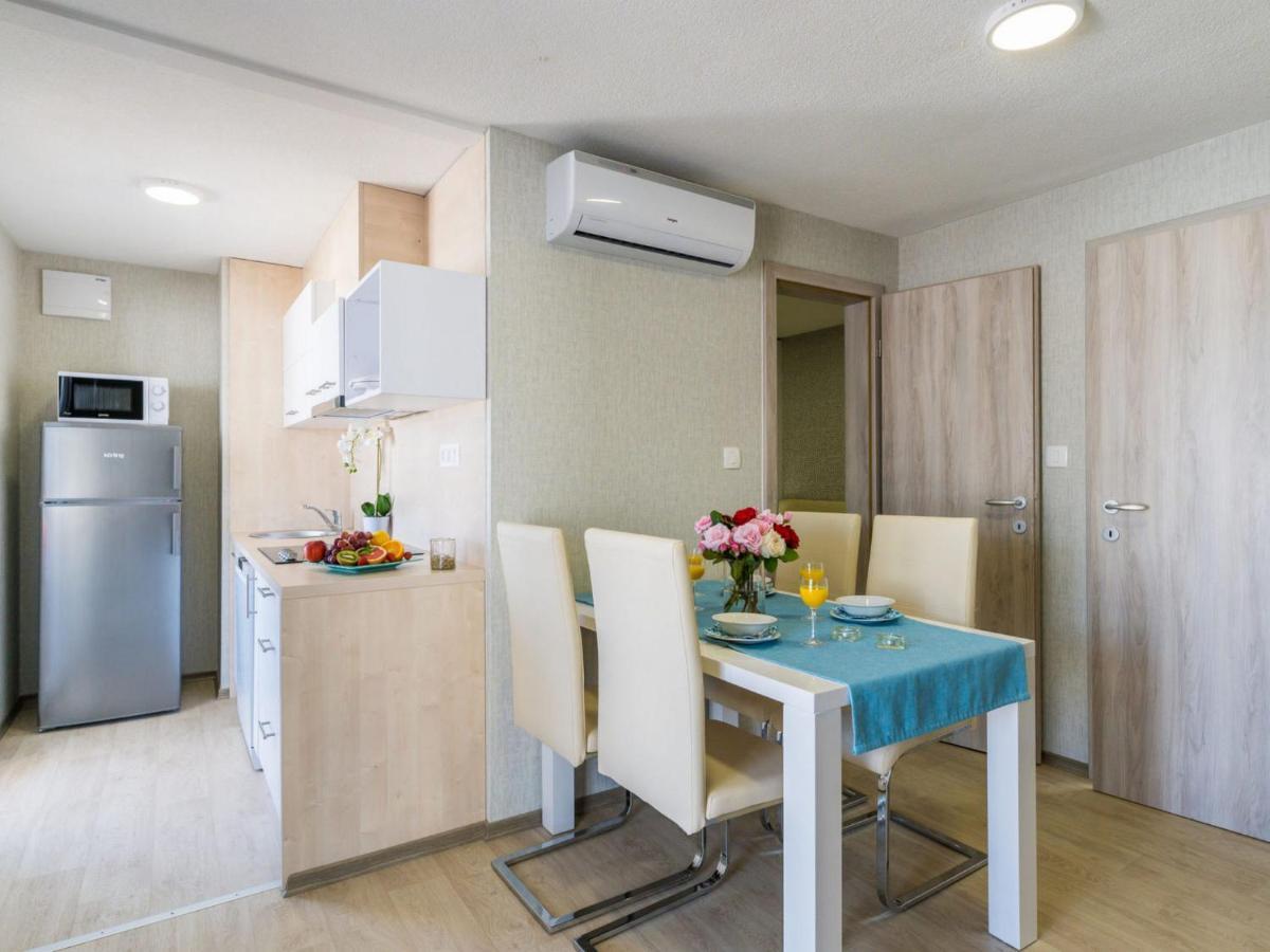 Holiday Home Seaside Mobile Home By Interhome Silo  Exterior photo